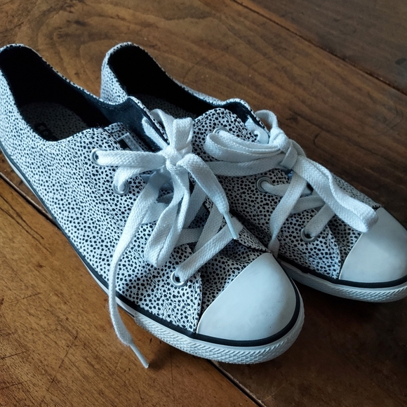 Converse brand sneakers - Picture 5 of 5